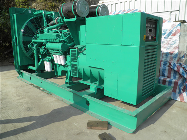 平南出租发电机 发电机组厂家：柴油发电机组的控制屏的作用是什么？