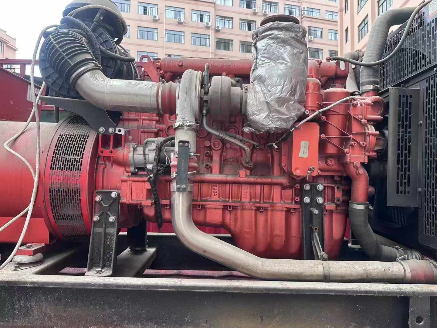 平南如何选择适合 600kW 柴油发电机组的过载保护器？