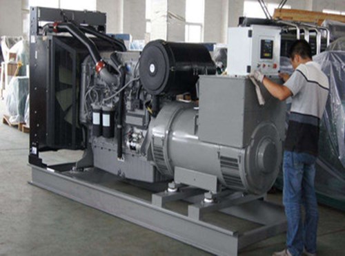 平南柴油发电机空气滤清器堵塞会对发电机组产生哪些影响？