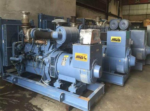 平南发电机组带负载降电压是什么原因照成的？