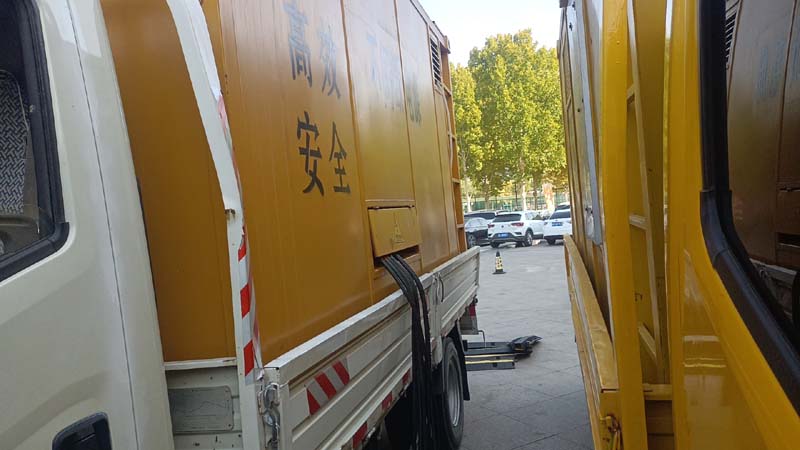 平南如何判断柴油发电机组和UPS电源的切换时间是否符合要求？