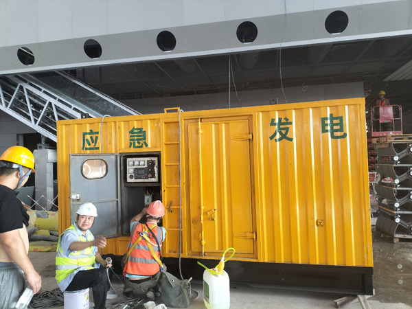 平南怎样判断空气滤清器是否需要更换？